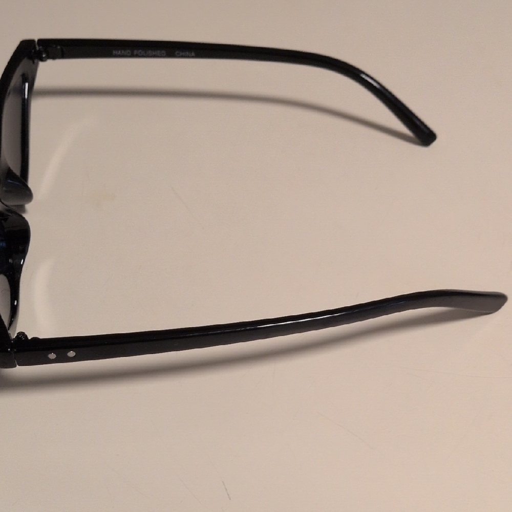 Classic Black Sunglasses - Picture 7 of 10